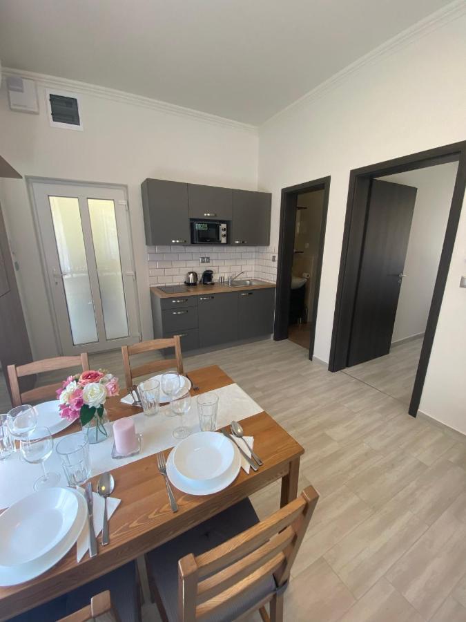 Karinthy Haz Guest House Siofok Exterior photo
