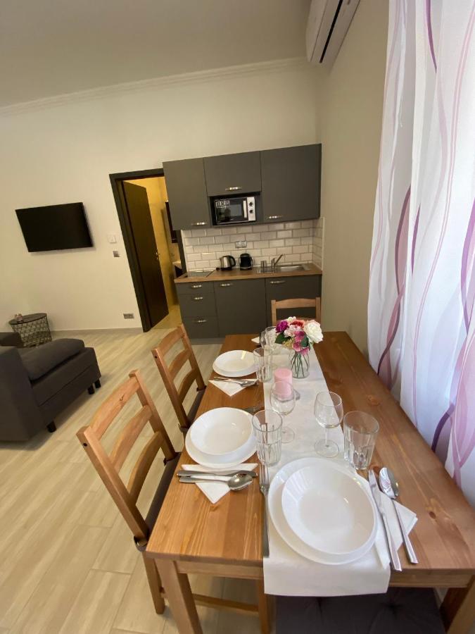 Karinthy Haz Guest House Siofok Exterior photo