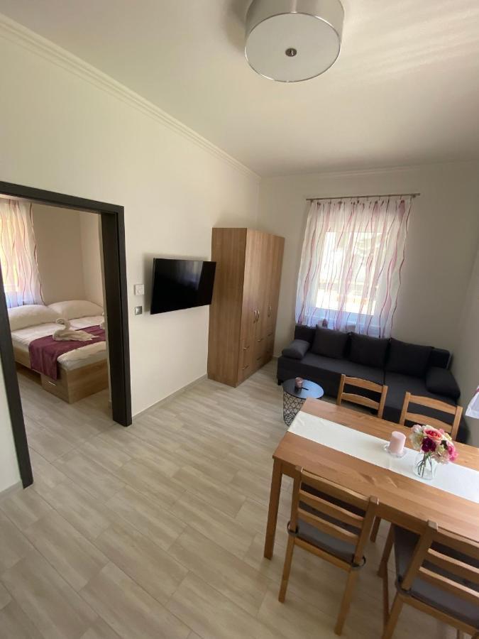 Karinthy Haz Guest House Siofok Exterior photo